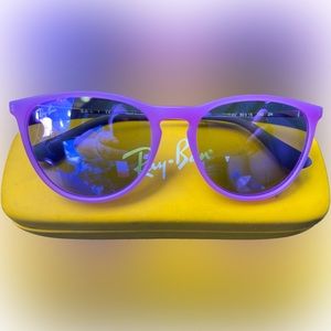 RayBan sunglasses size small fits very small adult or child 7-12